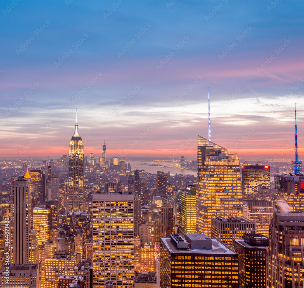 Fototapeta premium New York - DECEMBER 20, 2013: View of Lower Manhattan on Decembe