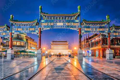 Fotografie, Obraz Jianlou seen through Zhengyang Gate, Beijing, China