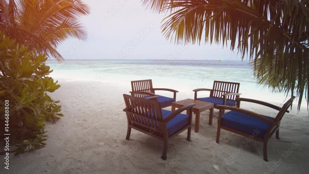 Resort's Restaurant offers Beach Seating on Vaadhoo Island Resort's Restaurant offers Beach Seating on Vaadhoo Island