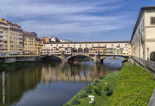 The famous and beautiful Ponte Vecchio bridge over the Arno river, historic center of Florence, Italy © Marco Taliani