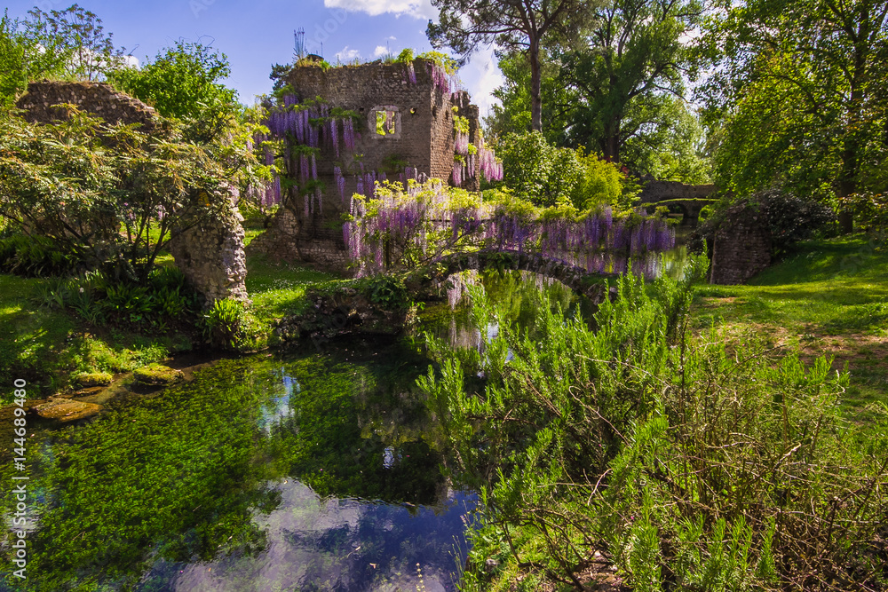 Ninfa: il giardino più romantico d'Europa