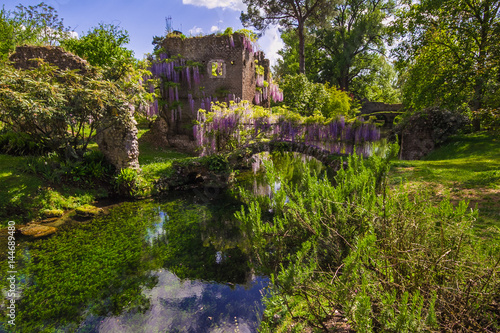 Ninfa  il giardino pi   romantico d Europa