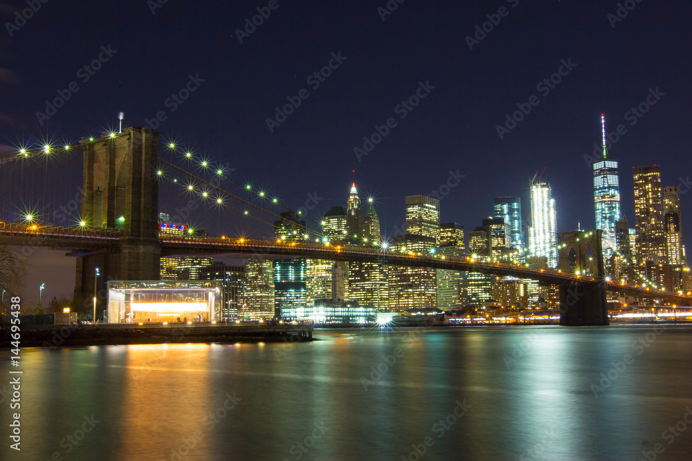 Naklejka premium Brooklyn most nocny widok, Nowy Jork, usa