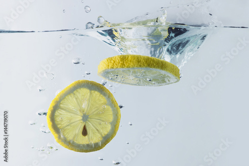 Zitronenscheiben