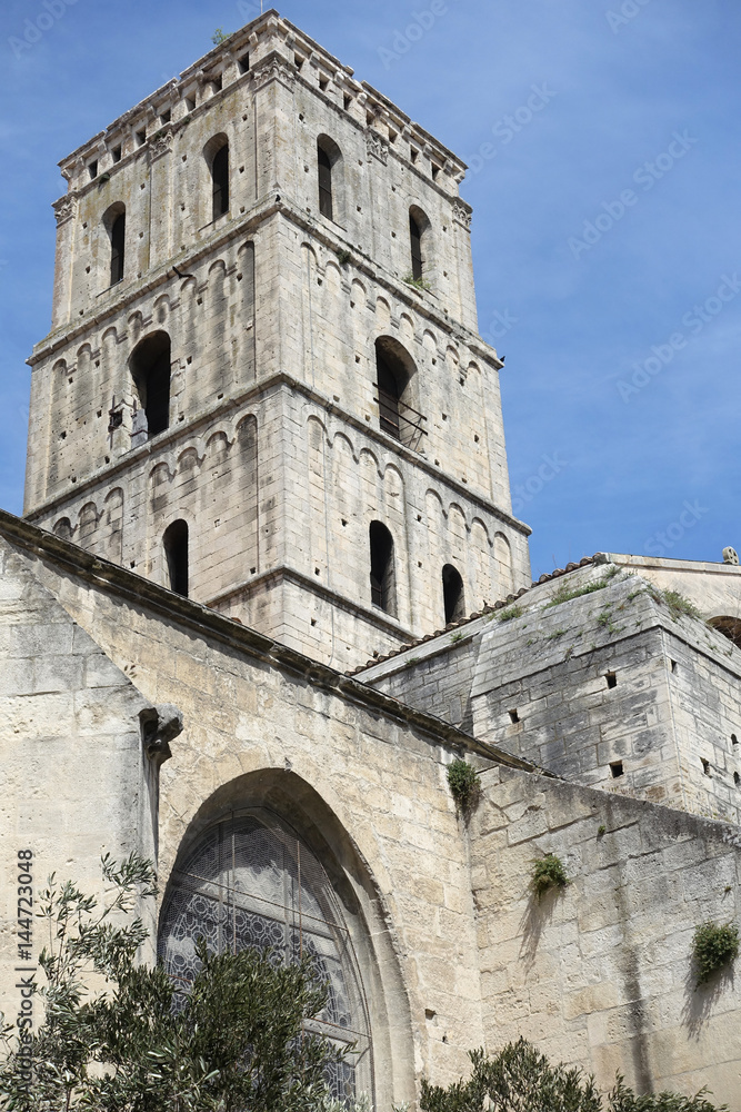 Clocher du cloître St-Trophime à Arles