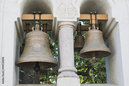 Wallpaper Mural Колокола Крестовоздвиженской церкви при Ливадийском дворце в Крыму Torontodigital.ca