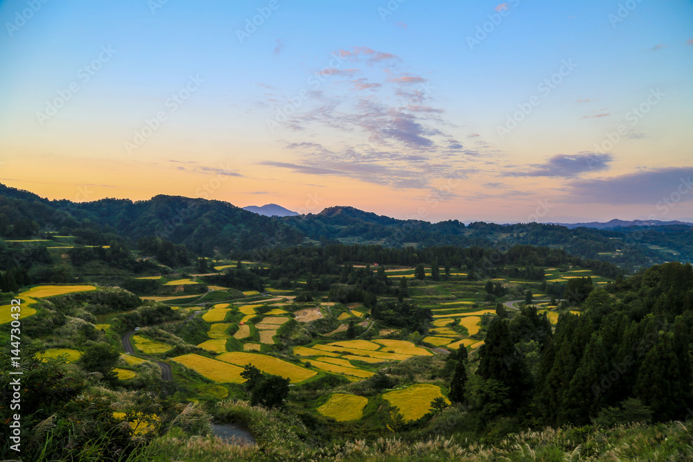 夕焼けの星峠の棚田