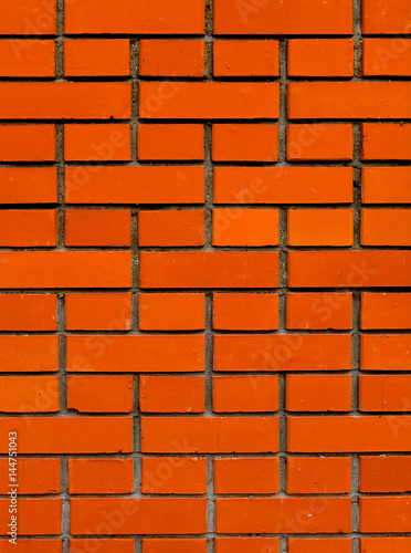  Masonry of red brick with cracks.