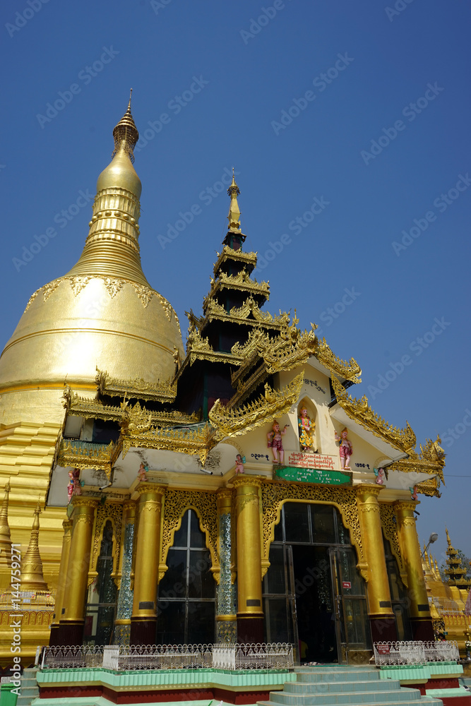 Fototapeta premium Shwemawdaw Pagoda