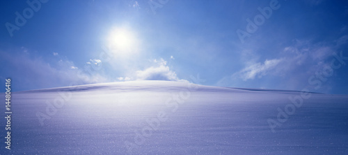 Tableau sur toile 雪原の朝日