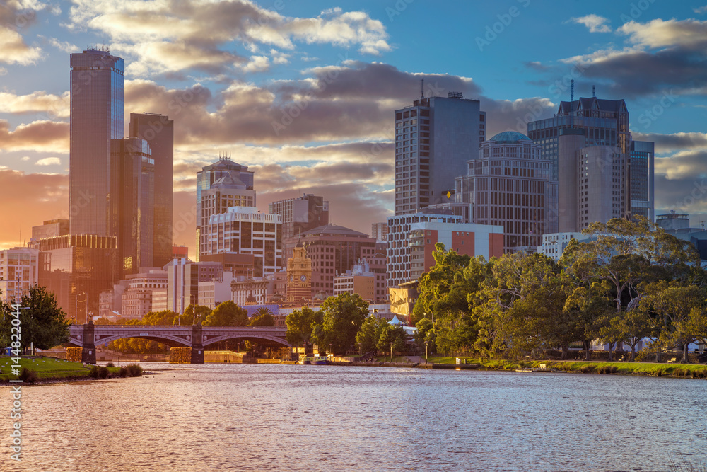 Obraz premium City of Melbourne. Cityscape image of Melbourne, Australia during summer sunset.