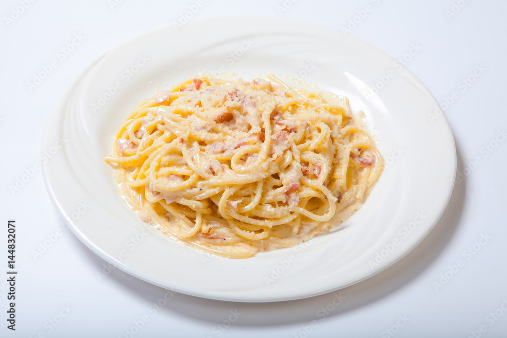 Pasta Carbonara with ham and cheese,Spaghetti Carbonara With Baked Ham And Parmesan