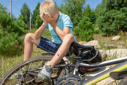 Teenager has fallen from bicycle and was traumatized