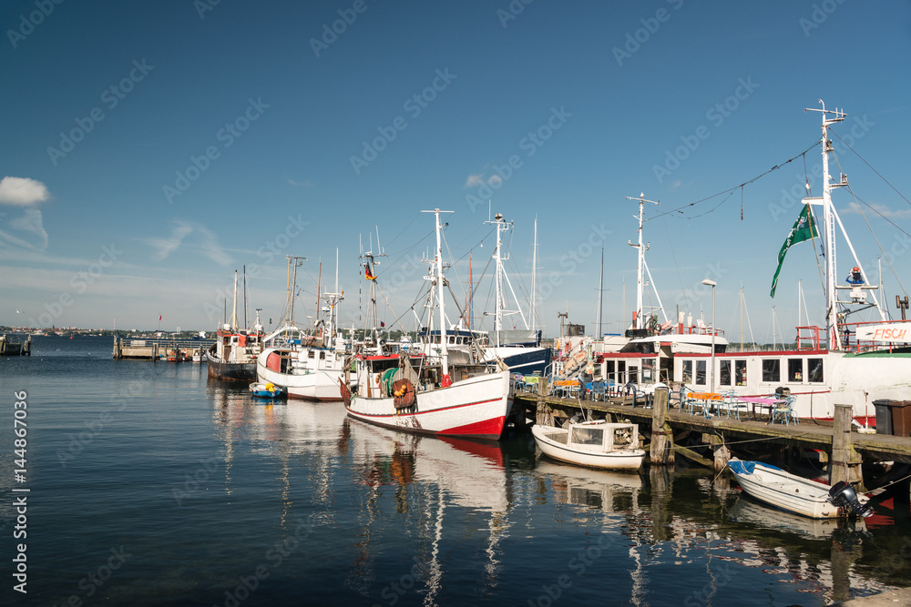 Fototapeta premium Fischereihafen an der Förde