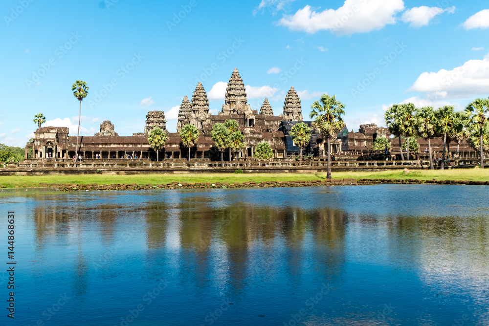 Fototapeta premium Angkor Wat temple in siem reap, Cambodia.