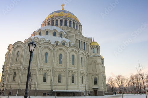 Naval cathedral in Kronshtadt © gumbao