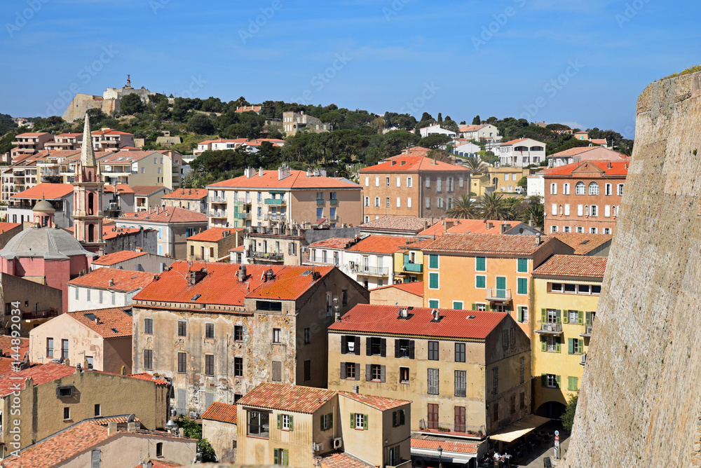 Les toits de Calvi en Corse