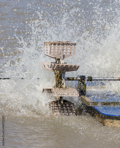 Vászonkép Device for saturation of water with oxygen in the fish pond