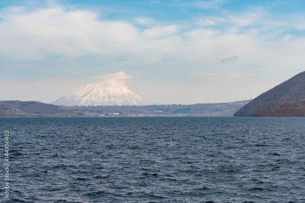 洞爺湖と羊蹄山