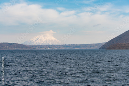 洞爺湖と羊蹄山