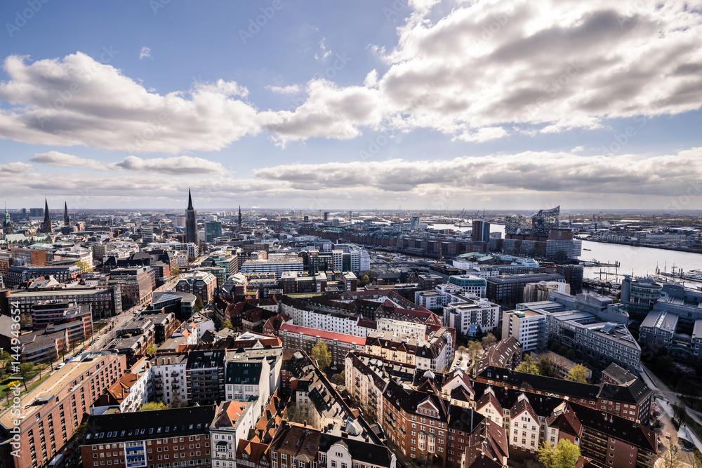 Hamburg Skyline - Ausblick vom Michel auf die Stadt