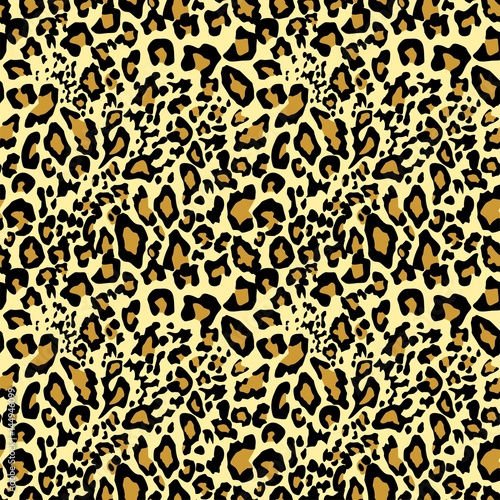Golden leopard wallpaper
