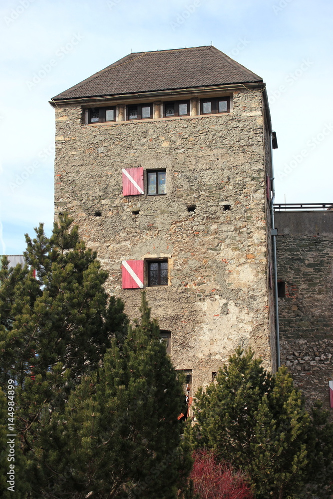 Steiermark: Fassade der berühmten Burg Oberkapfenberg (Kapfenberg)