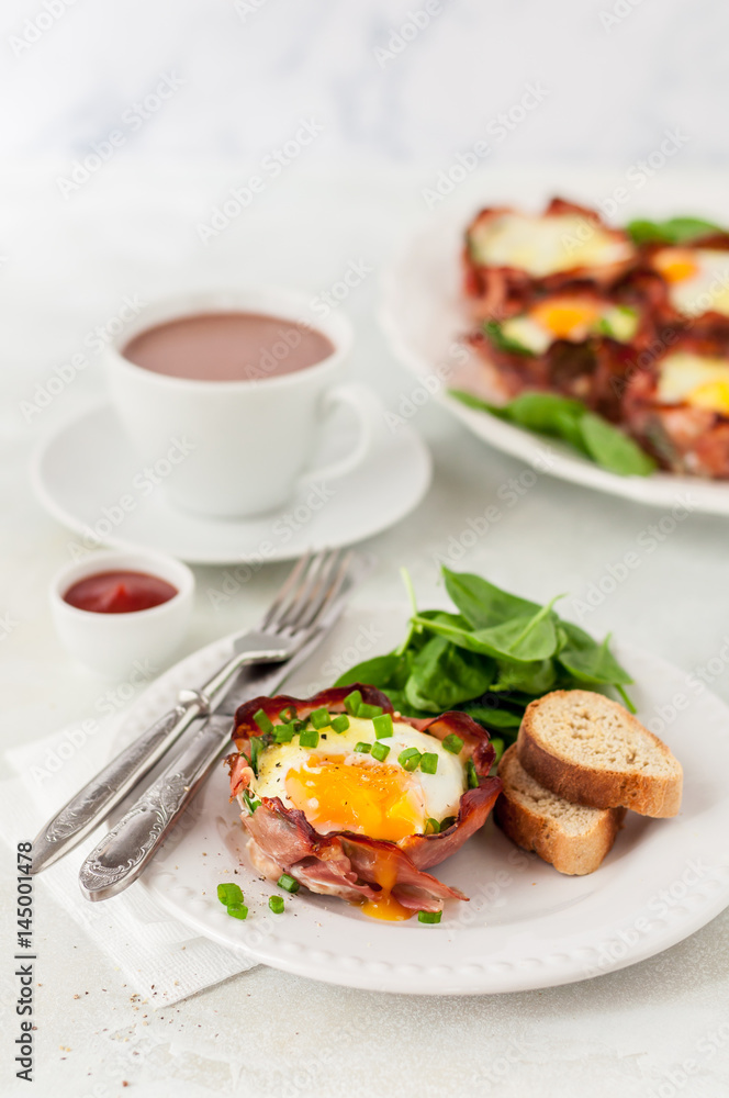 Bacon and Egg Cups with Spinach Bacon and Egg Cups with Spinach