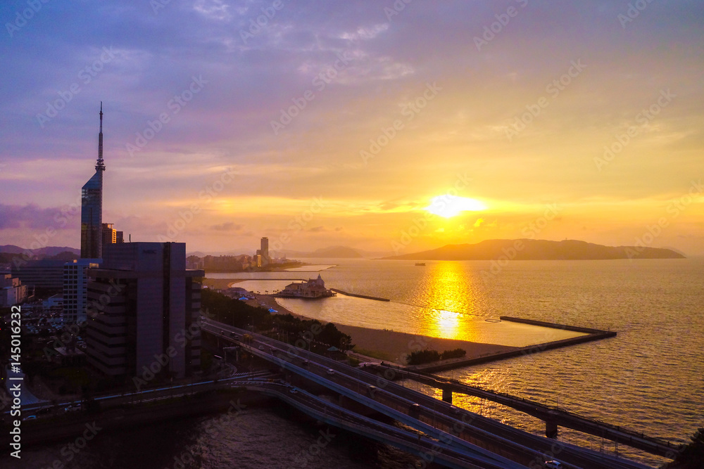 Φωτογραφία Fukuoka is the capital city of Fukuoka Prefecture, situated on the northern shore of the Japanese island of Kyushu