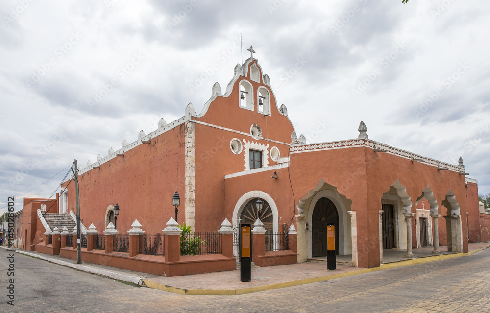 Obraz premium playa del Carmen church in Valladolid, Mexico