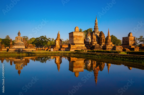 Wat Mahathat Temple in the precinct of Sukhothai Historical Park, a UNESCO world heritage site, Thailand © coward_lion