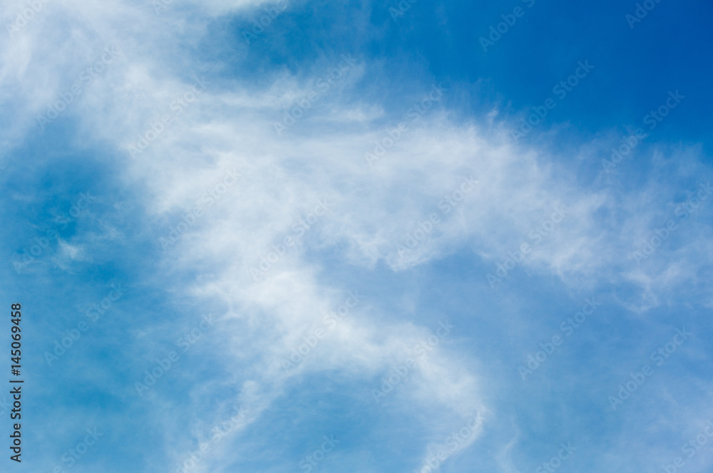 Obraz premium Blue sky with white clouds