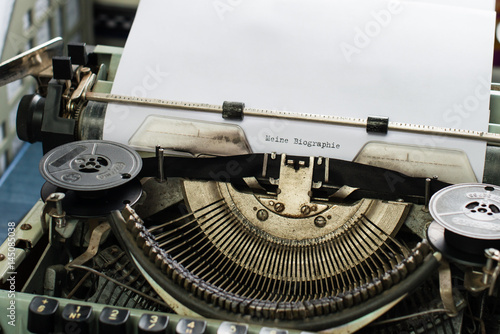 Meine Biographie:Vintage inscription made by old typewriter © smspsy