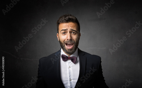 Tableau sur toile elegant man singing