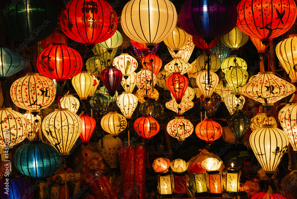 Traditional lamps in Old Town Hoi An. - obrazy, fototapety, plakaty 