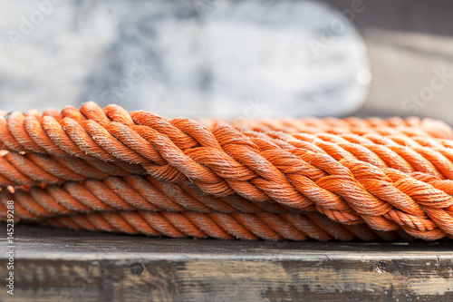 Оранжевый канат