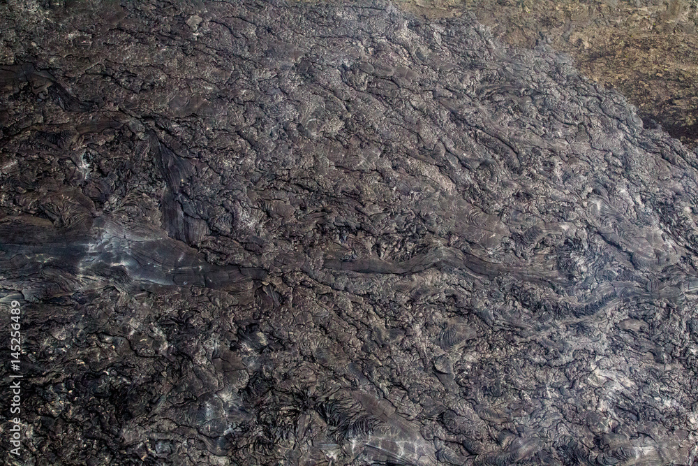 Naklejka premium Luftaufnahme von kürzlich erkalteten Lavaströmen am Kilauea auf Big Island, Hawaii, USA.