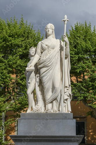 Lucca, monumento a Maria Luisa di Borbone.