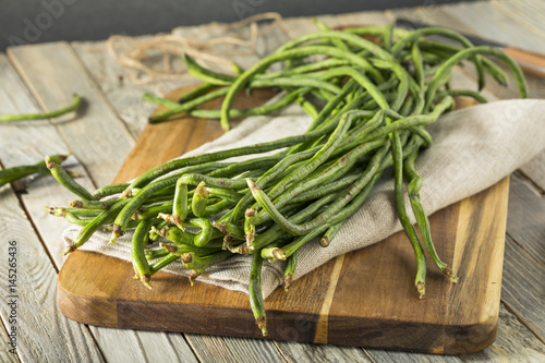 Raw Green Organic Chinese Long Beans