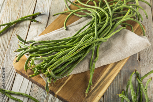 Raw Green Organic Chinese Long Beans