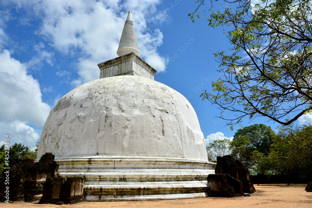 Sri Lanka Polonnaruwa - Kiri Vihara 