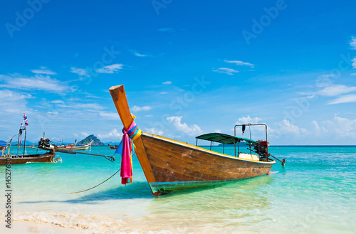 Long tailed boat at Phi-phi island in Thailand © Alexander Demyanenko