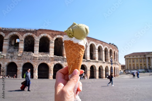 Gelato e Arena in Piazza Brà a Verona
