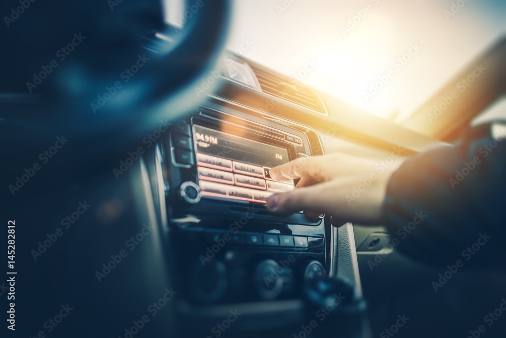 Φωτογραφία Car Radio Listening