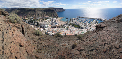 Blick von der Lomo de Tabaibales auf Puerto de Mogan photo