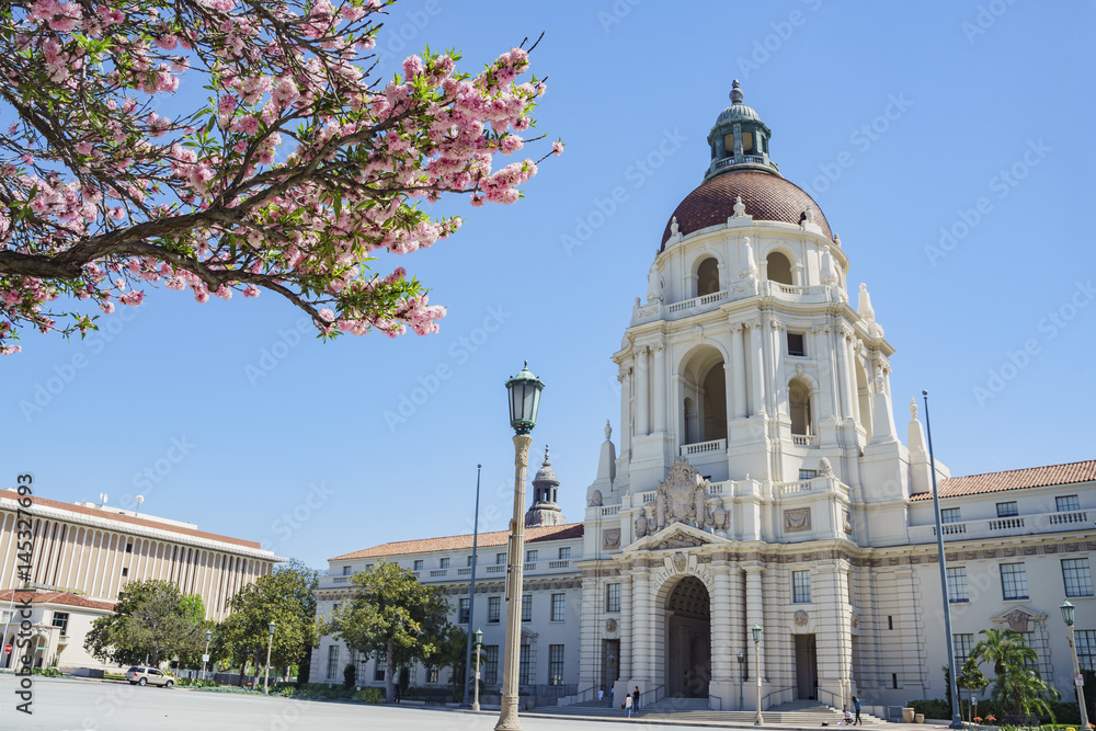 Fototapeta premium The beautiful Pasadena City Hall, Los Angeles, California