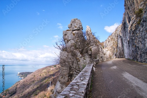 Trieste, Via Napoleonica - Strada Vicentina con in fondo Castello Miramare