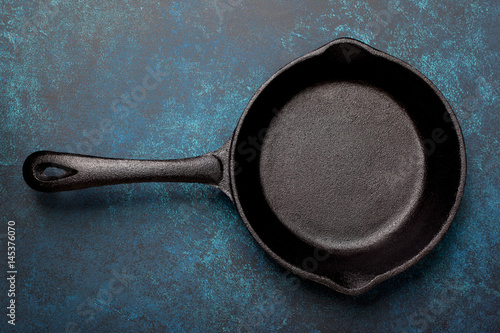 empty cast iron pan