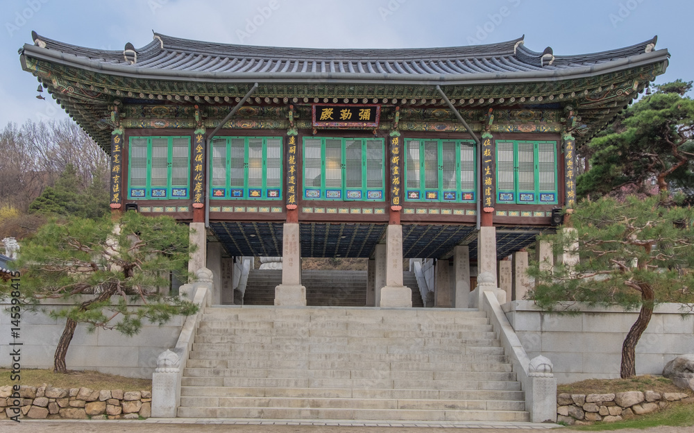 Buddhist temple at Bongeusa in Seoul, South Korea Buddhist temple at Bongeusa in Seoul, South Korea