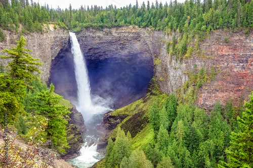 Φωτογραφία Helmcken falls is a 141m waterfall in Wells Gray provincial park in British Columbia, Canada